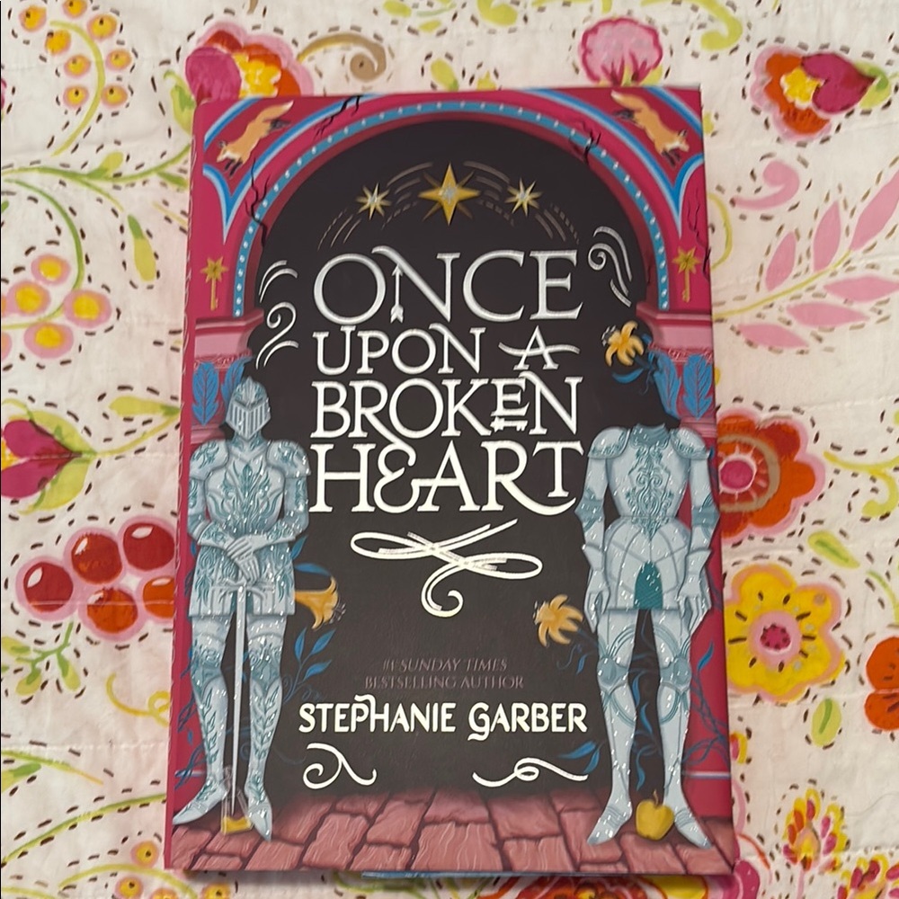 Fairyloot exclusive edition-Once upon a broken heart-Brand new-signed